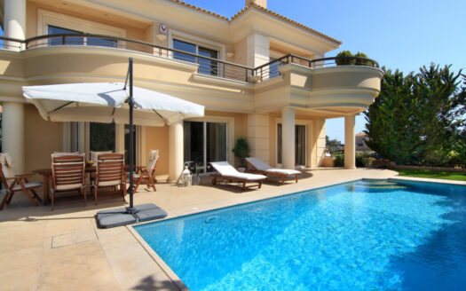Varkiza villa sabia