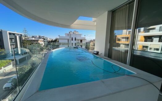 GLYFADA CENTER -SINGLE LEVEL RESIDENCE