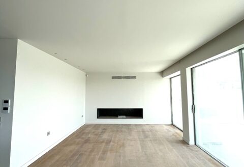 GLYFADA-SINGLE LEVEL RESIDENCE