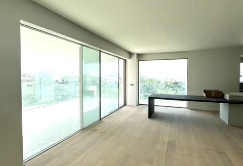 GLYFADA-SINGLE LEVEL RESIDENCE