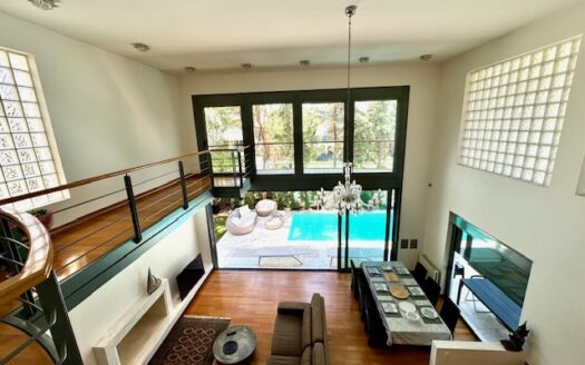 GLYFADA -AIXONI-3 -LEVEL GROUND FLOOR RESIDENCE