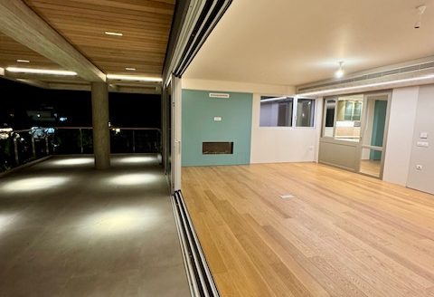 GLYFADA CENTER SINGLE LEVEL RESIDENCE A+