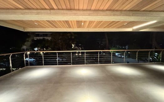 GLYFADA CENTER SINGLE LEVEL RESIDENCE A+