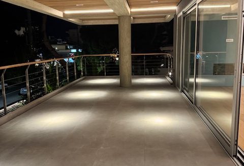 GLYFADA CENTER SINGLE LEVEL RESIDENCE A+