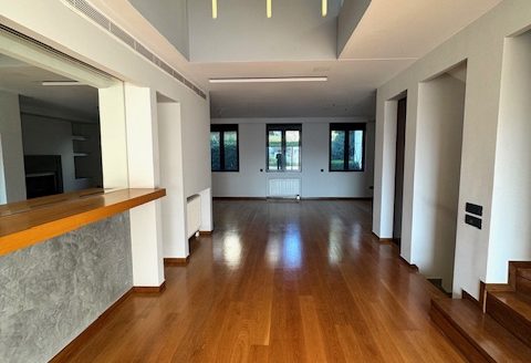 GLYFADA GOLF -3 LEVEL MAISONETTE