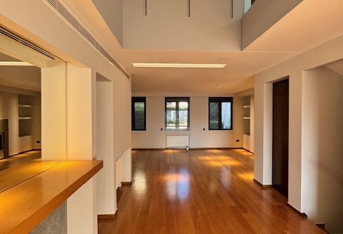 GLYFADA GOLF -3 LEVEL MAISONETTE