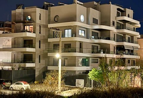 GLYFADA GOLF- SINGLE LEVEL RESIDENCE