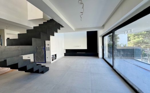 VOULA -2 LEVEL MAISONETTE