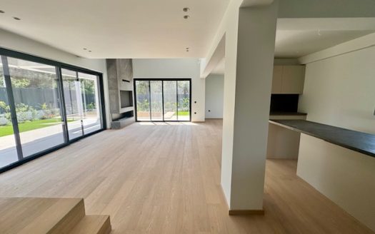 GLYFADA -GOLF 2 LEVEL LUXURY MAISONETTE