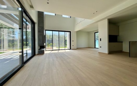 GLYFADA -GOLF 2 LEVEL LUXURY MAISONETTE