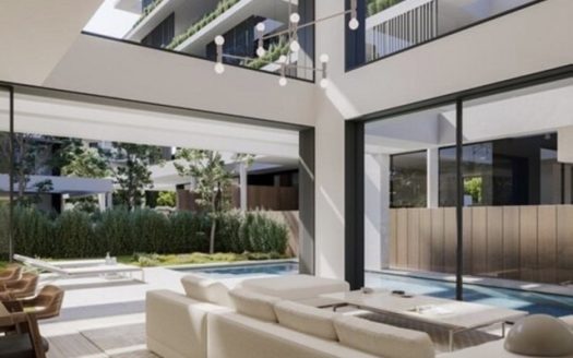 VOULA  CENTER 3-LEVEL GROUND FLOOR RESIDENCE