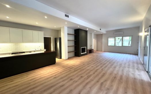 VOULA GROUND-FLOOR APARTMENT