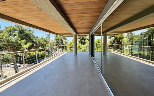 GLYFADA -CENTER-SINGLE LEVEL RESIDENCE   A+