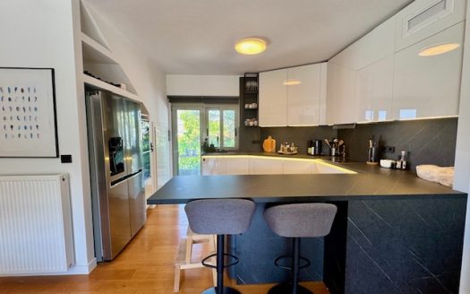 VOULA-PIGADAKIA 2 LEVEL MAISONETTE WITH AMAZING SEA VIEW