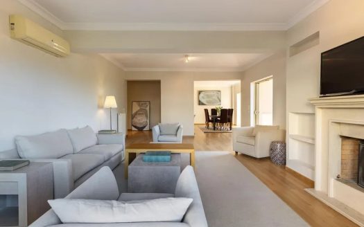 GLYFADA-LUXURY APARTMENT