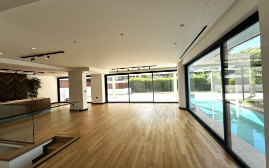 GLYFADA GOLF -2 LEVEL MAISONETTE