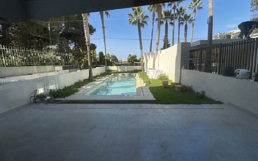 GLYFADA A+ LUXURY MAISONETTE WITH PRIVATE GARDEN &POOL