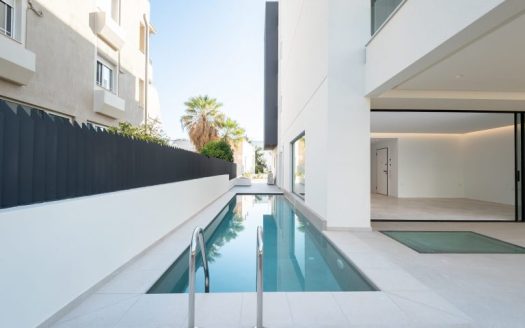 GLYFADA-GOLF-2 LEVEL LUXURY MAISONETTE A++