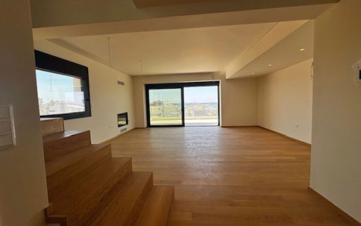 VOULA CENTER -TOP FLOOR MAISONETTE