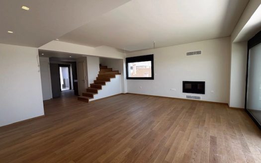 VOULA CENTER -TOP FLOOR MAISONETTE
