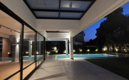 GLYFADA GOLF- 2 LEVEL LUXURY MAISONETTE