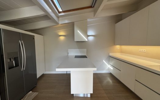 GLYFADA -CENTER -GOLF-LUXURY APARTMENT WITH AMAZING VIEW